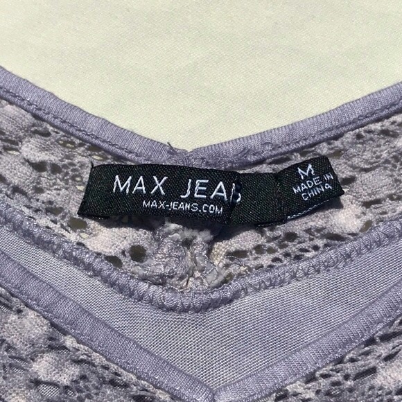 Max Jeans Blue Ruffled Double V Neckline Swing Top Size Medium - Picture 11 of 15